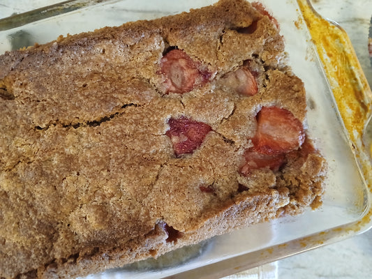 Strawberry season only comes once a year — bake it into something sweet like fresh-from-the-oven strawberry bread. 🍓🍞