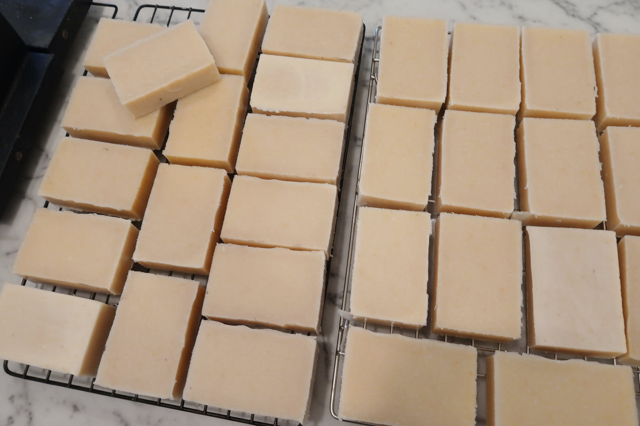 🌼 Honeysuckle Paprika Goat Milk Soap